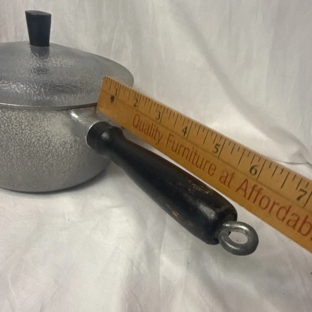 Vintage Club Aluminum Hammercraft 2-3 Qt Saucepan w Lid Wood Handle Mid Century